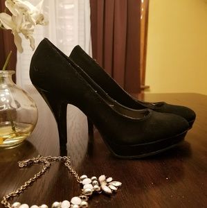 Unlisted heel, stilettos , pumps